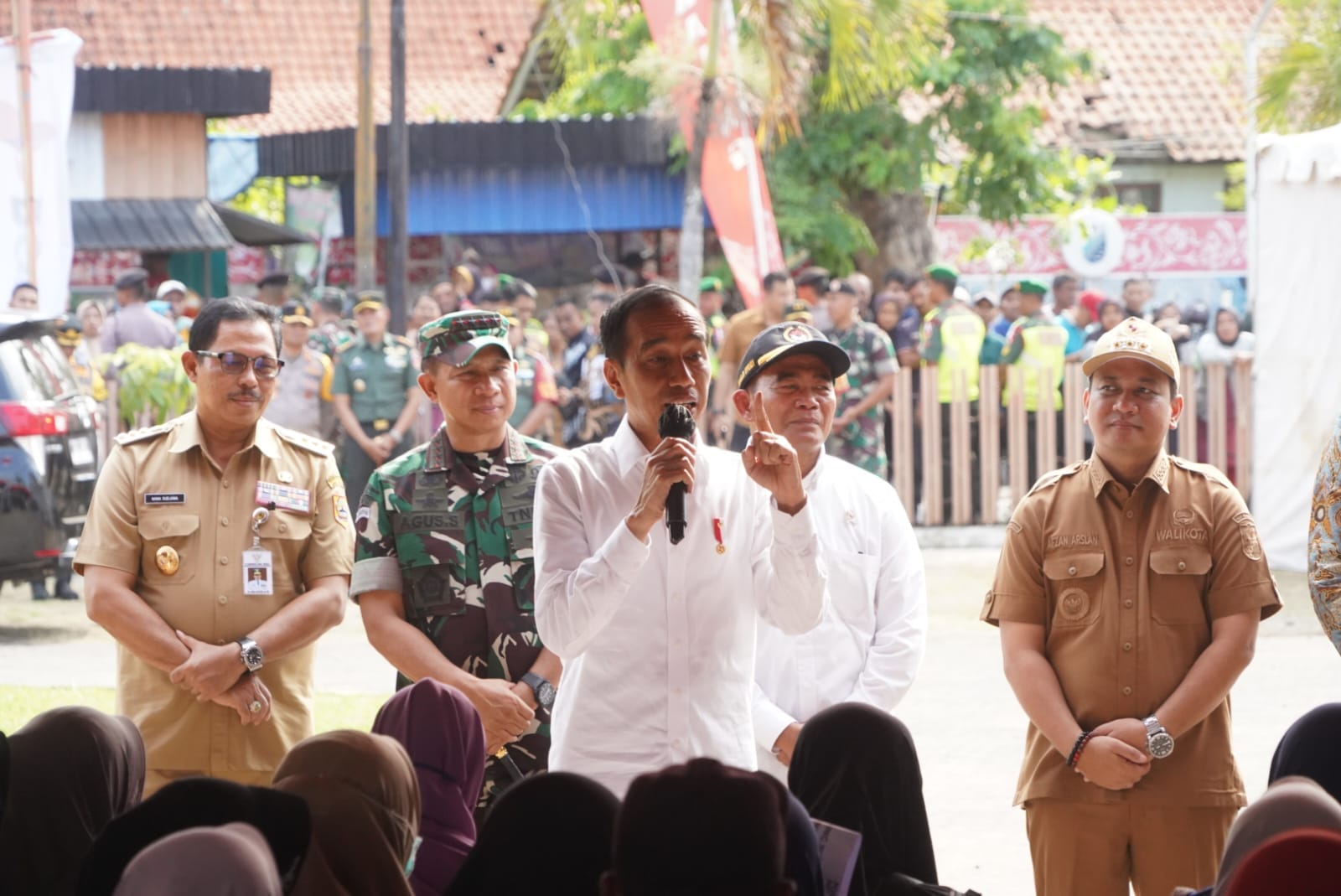 Presiden Jokowi Salurkan Bantuan BLT El-Nino Pertama Kali di Kota Pekalongan